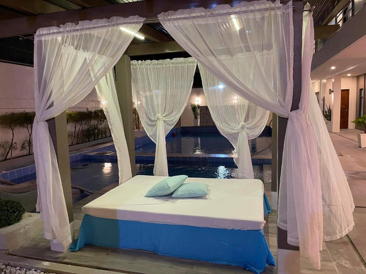Ezekiel'S Private Hot Spring Resort Calamba  Extérieur photo